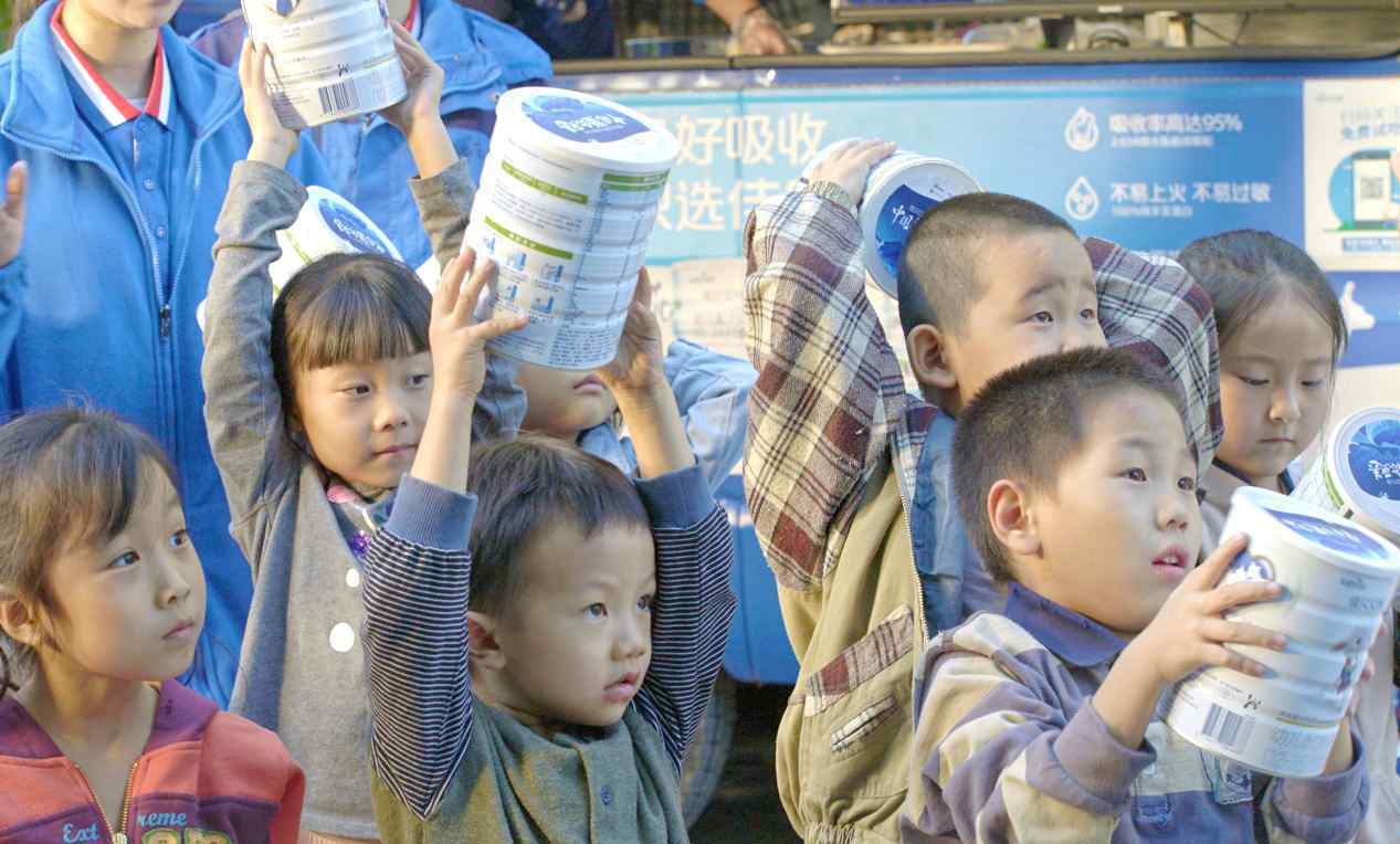百叶结怎么打 近千张笑容打动人心，佳贝艾特“中国婴你更美”让困境婴幼儿受惠
