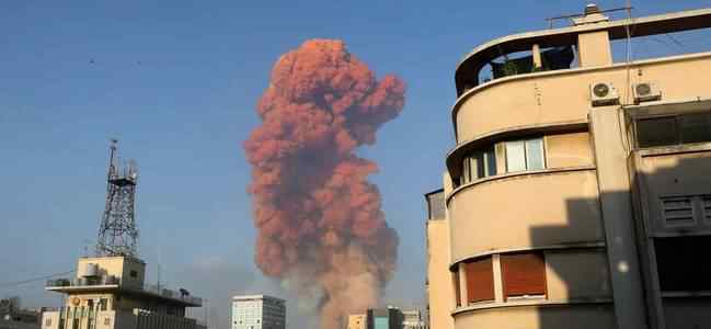 黎巴嫩首都爆炸已致70余人死亡 爆炸现场升起红色蘑菇云