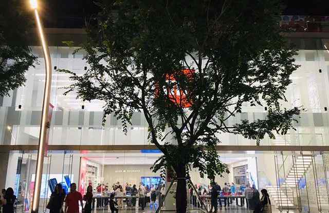 联通新时空广场 华为、小米、OV疯狂布局：购物中心 手机行业竞争格局！