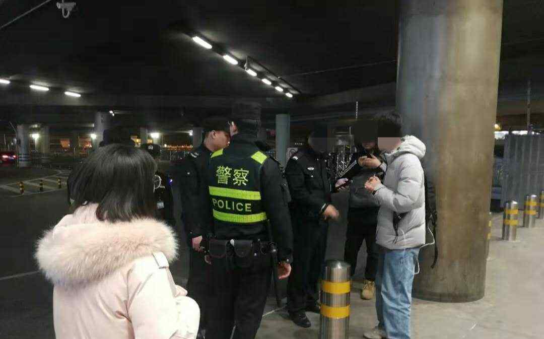 章子怡怒斥明星代拍产业吸粉牟利 5元可查明星航班
