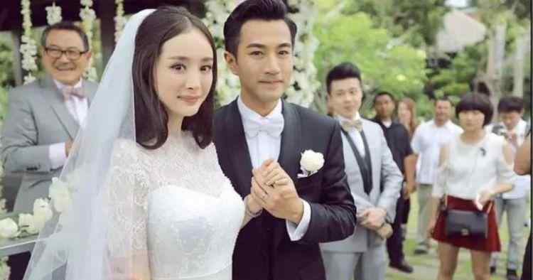 杨幂刘恺威结婚照片 回顾杨幂和刘恺威的婚礼，现场虽朴素，但杨幂那天连眼睛都在笑