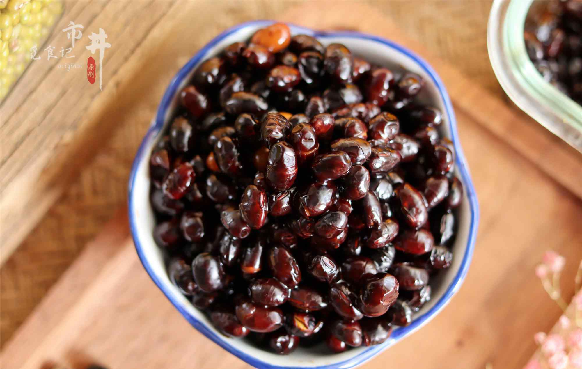 醋泡黑豆每天正确吃法 老一辈传下来的“醋泡黑豆”，冬天泡一罐，每天一勺，方便又营养