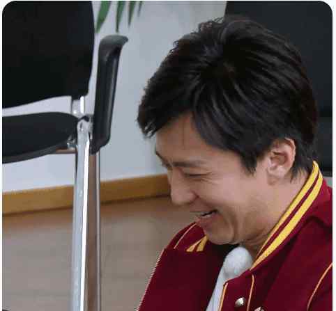 讲台的英文 邓超英文面试，让老外笑趴！跑男团登上联合国讲台，英文演讲可还行？