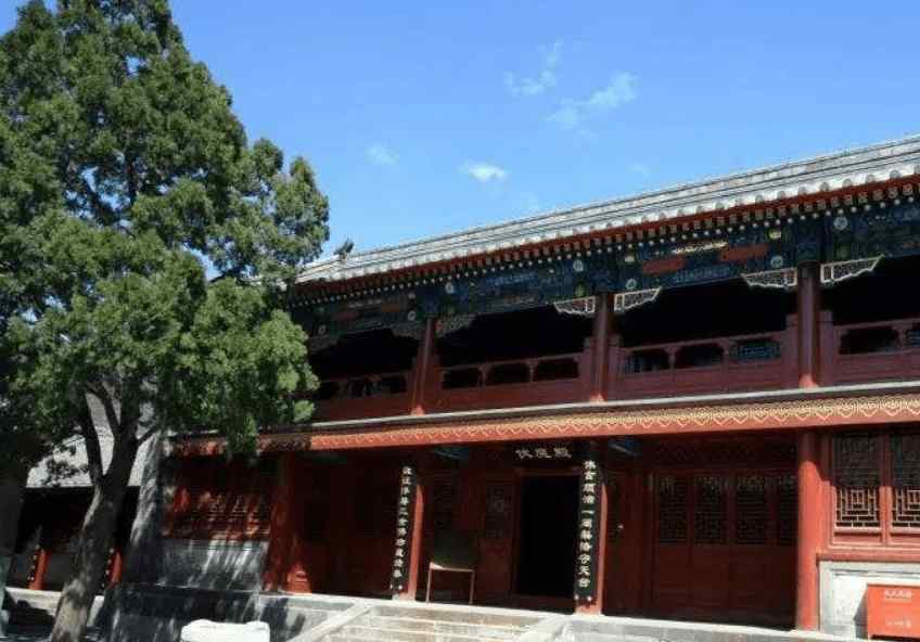 慈善寺 北京一座低调寺庙，藏有京城最大的石佛头，顺治曾在此出家