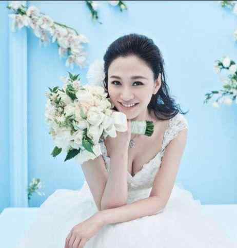 李小冉内衣 44岁李小冉有多美？看她内衣大片广告照，美如坠落人间的人参果