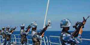 中国海军碰到海盗只驱赶不击毙 中国海军碰到海盗为何只驱赶不击毙？因为这个