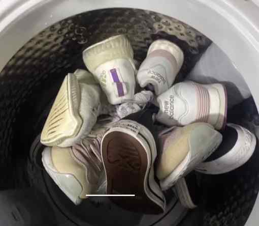 5双鞋鞋带缠在了一起 洗鞋机洗出“中国结”！网友：解开后都干了
