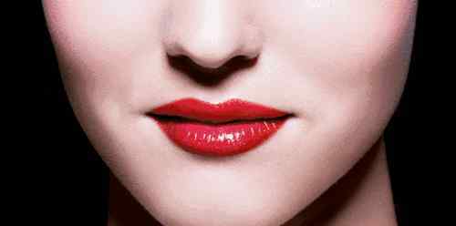 女人嘴大唇厚是不是B也大 从女人的嘴唇厚度就能看出她的婚姻状况？据说这种嘴型天生旺夫！