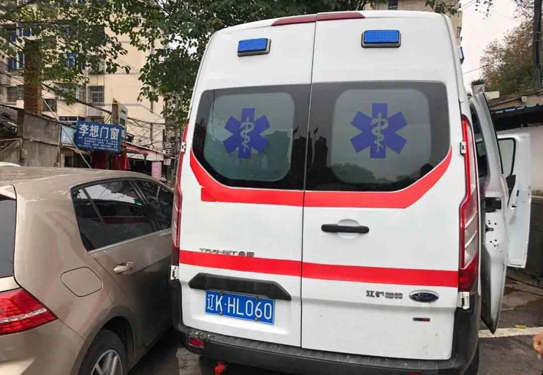 黑救护车 这辆“黑救护车”，镇江120和交警找它好久了！