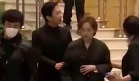 邓超好像孙俪的保镖 到底发生了什么