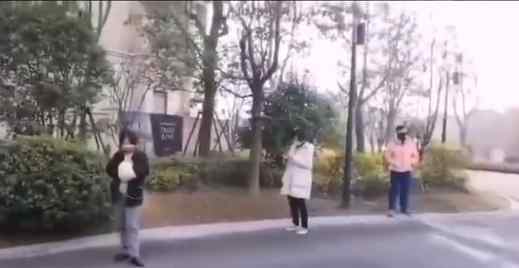 上海北欧式领口罩是什么梗什么是北欧式领口罩