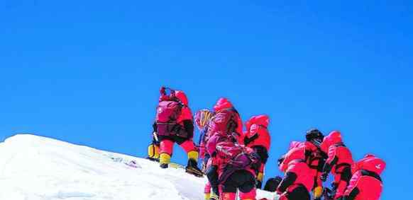 珠峰高程测量登山队登顶成功 他们经历了多少艰难
