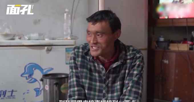 在几百个镜头下做拉面是怎样的感觉？以泪洗面！