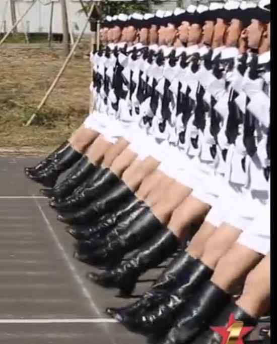 女兵专属阅兵腿 是怎样的跟女团腿有什么区别