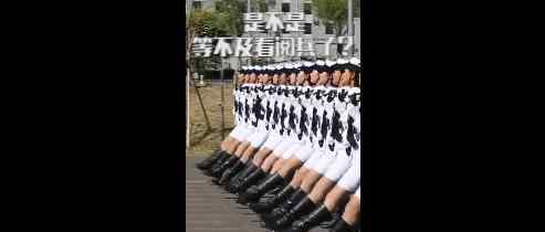 女兵专属阅兵腿 怎么了看看发生了什么