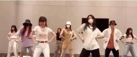 火箭少女跳无价之姐  为什么又再度同框了