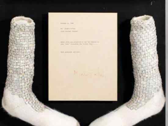 杰克逊水晶袜拍卖 至少可以拍到100万美元