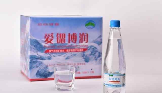 太阳晒的水可以洗澡吗 太阳晒过的矿泉水致癌？洗澡后不能喝水？