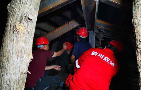 四川隧道垮塌3人被困7天后获救 真相原来是这样！