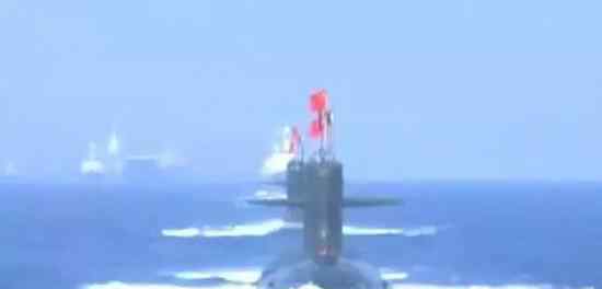 中国最大海上阅兵 8艘舰艇76架战机1万多名官兵参与