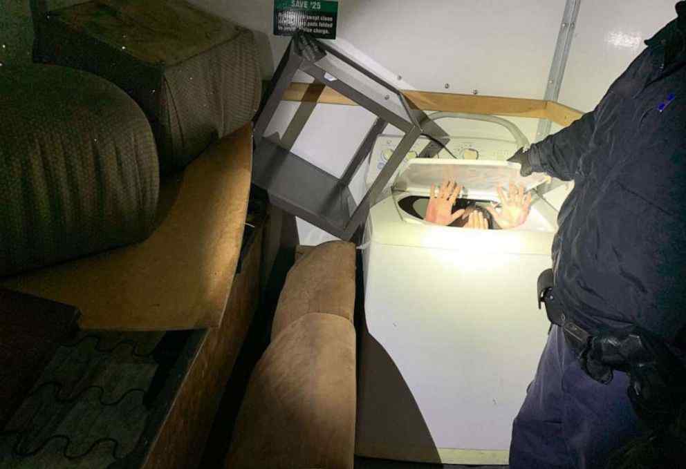 11名中国人涉嫌偷渡 藏身卡车在美墨边境被捕