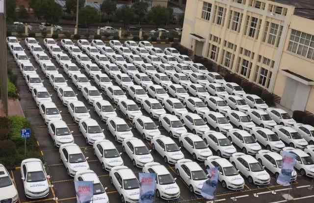 浙江老总赠送员工百辆车 对满意度最高的前100名一线员工给予汽车奖励