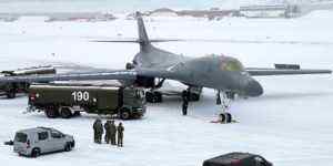 中国开发北极 中国刚在北极打了个洞 就引来了美军轰炸机