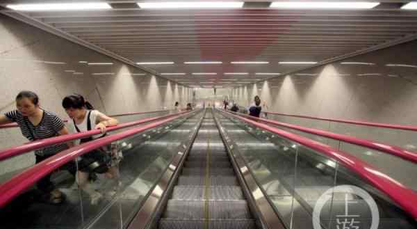 中国最深地铁站位于重庆 3分多钟才能从站台到地面