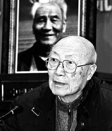著名诗人屠岸逝世享年94岁 曾任人民文学出版社总编辑