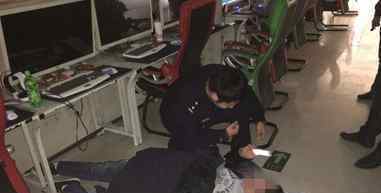 男子上网吐血倒地 游戏真的有那么重要吗？