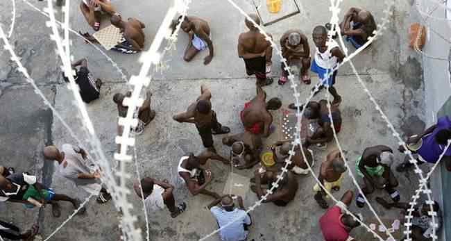海地监狱如同地狱 忍受着营养不良和传染病的折磨