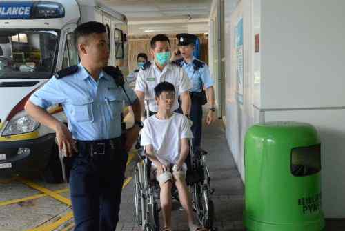 香港少年非礼继母 警方将少年当场拘捕