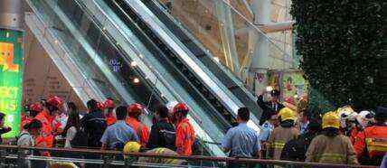 香港通天扶梯急停 事故导致至少18人受伤