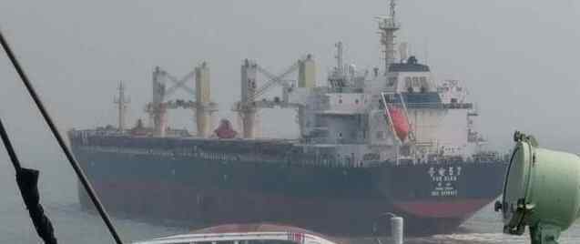 中国海警执法船沉没 船上8人被附近渔船救起