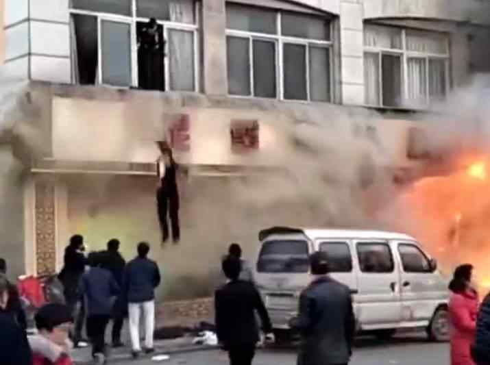浙江足浴店起火致18死 爆炸或因汗蒸房地暖爆炸