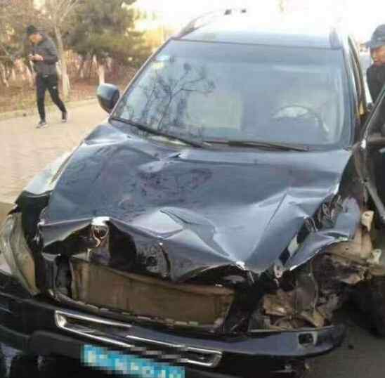 赤峰中学发生车祸3死5伤 肇事司机吓得跳楼自杀