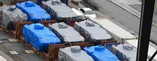 香港葵涌码头发现9辆装甲车 海关疑有人走私军火