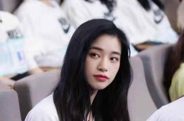 没有刘海的段小薇变漂亮了 曾经被骂照骗不配成为小松菜奈
