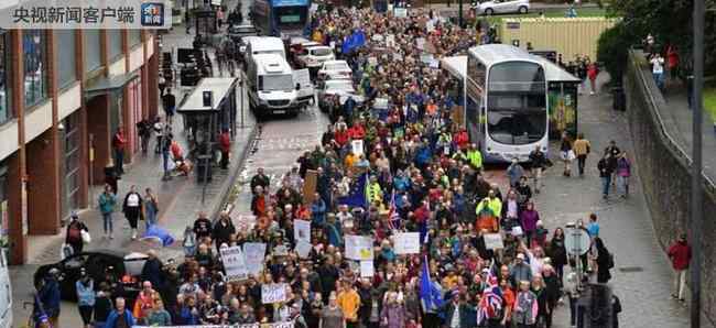 英国30城示威活动 到底什么情况呢？