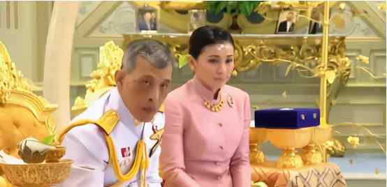 泰国国王四婚 过程真相详细揭秘！