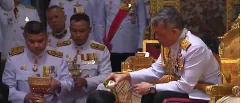 泰国国王公开纳妃 还原事发经过及背后原因！