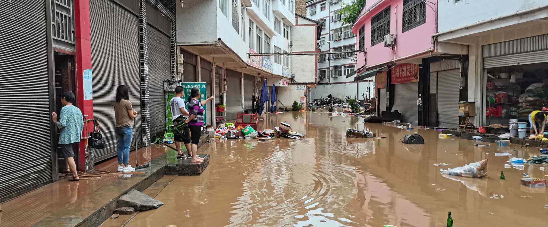 云南昭通多地遭遇暴雨山洪泥石流 转移疏散群众822人
