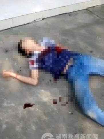 中学生打架 湖南祁阳两初中生当街打架一人被捅死