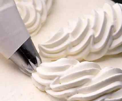 在家里自己怎样做奶油 自己在家做蛋糕，淡奶油应该怎么做呢？