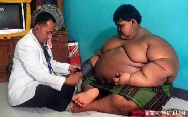 世界最胖男孩努力5年减重200斤 网友：你还有什么理由不努力 世界最胖男孩