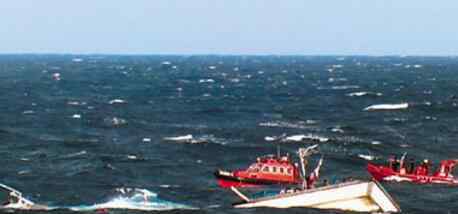 韩国渔船12人失踪 在哪个海域失踪的船为何起火