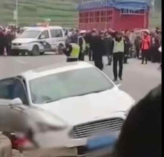 重庆垫江交通事故 导致4人死亡1人受伤 具体情况