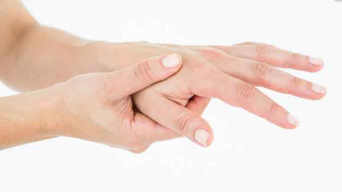 手指发胀发紧绷 当心了！手指肿胀可能是疾病的征兆