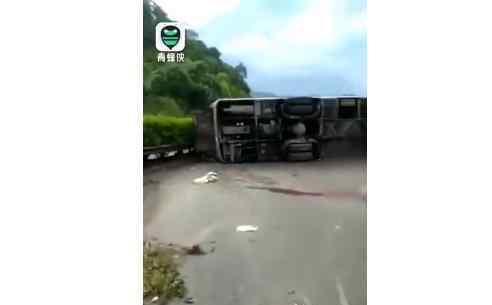 广西贺州客车侧翻什么情况该事故致多少人死亡