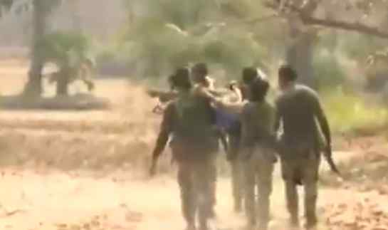 印度安全部队22人在与武装人员交火中身亡 现场画面曝光！